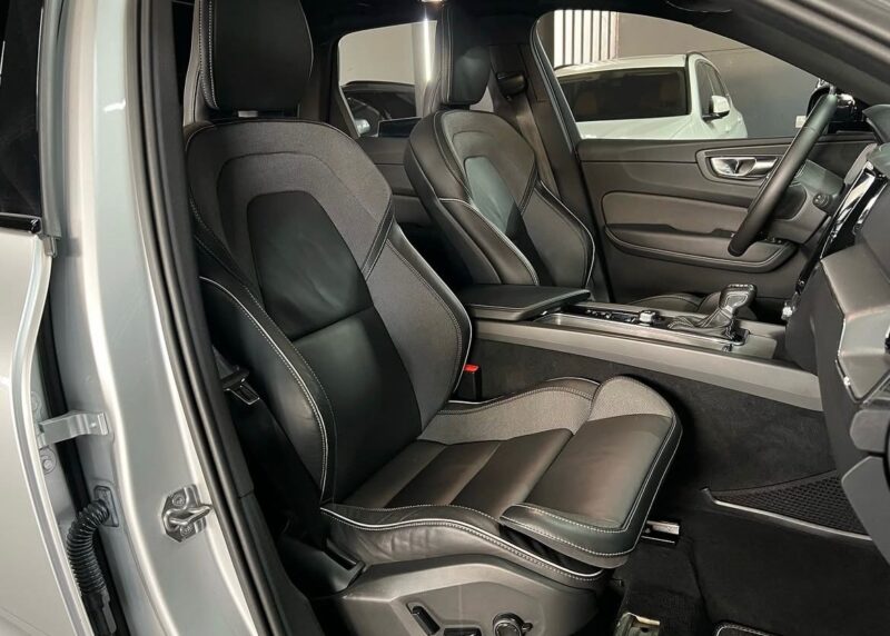 VOLVO XC60 T5 R-DESIGN 2021 - Image 14