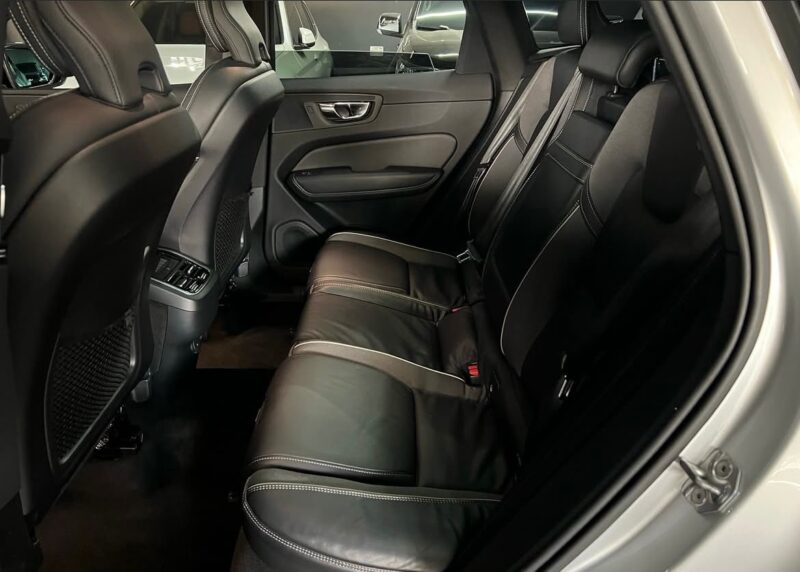 VOLVO XC60 T5 R-DESIGN 2021 - Image 13