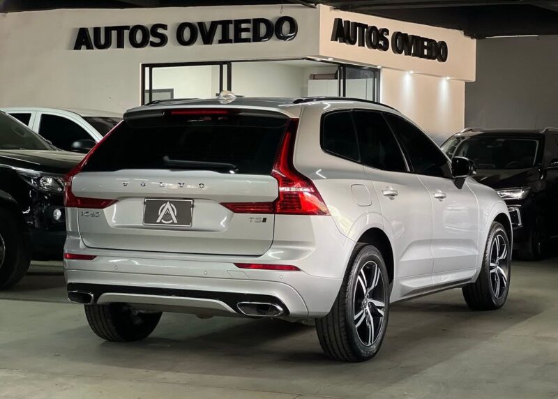 VOLVO XC60 T5 R-DESIGN 2021 - Image 4