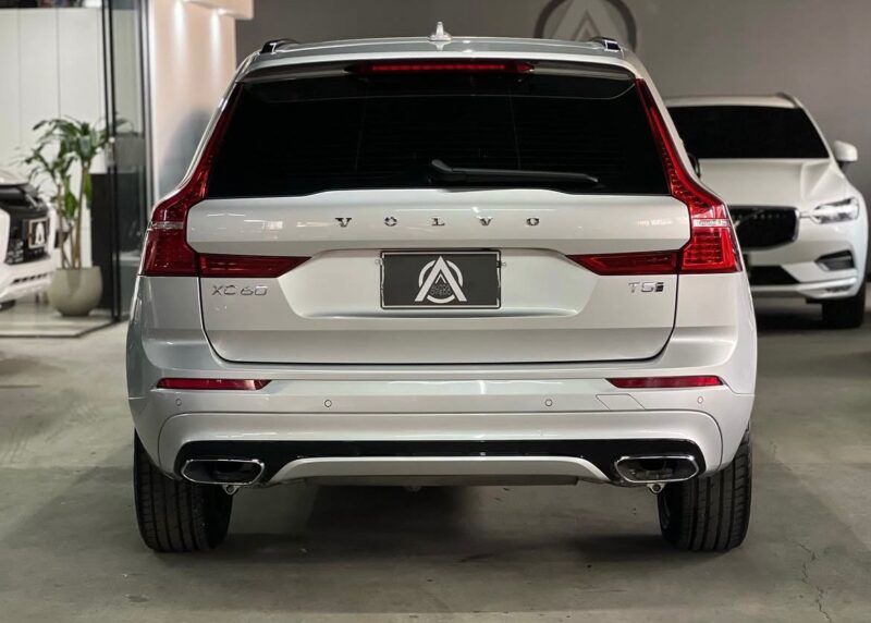 VOLVO XC60 T5 R-DESIGN 2021 - Image 5