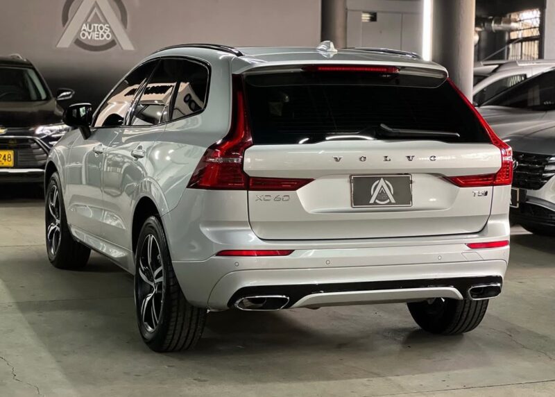 VOLVO XC60 T5 R-DESIGN 2021 - Image 6