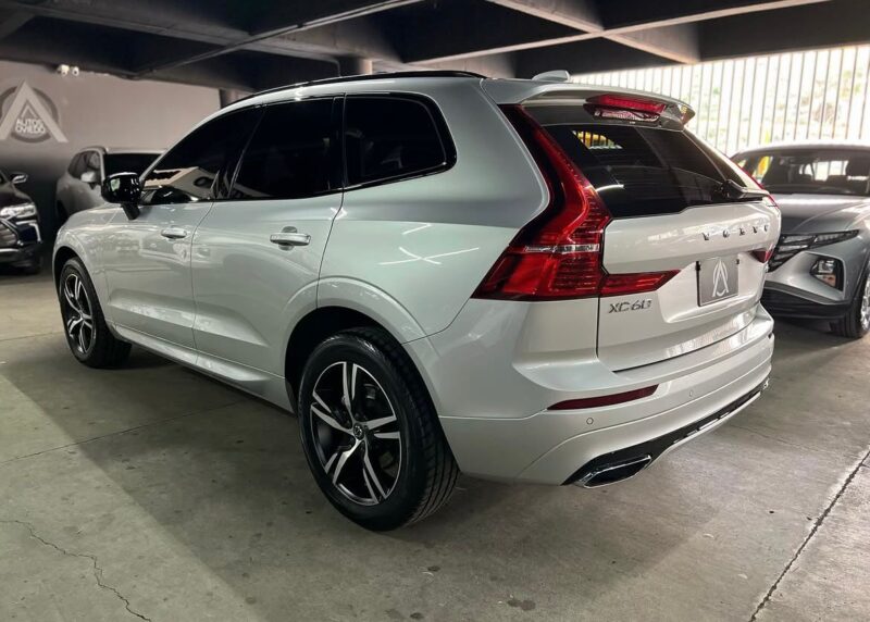 VOLVO XC60 T5 R-DESIGN 2021 - Image 10