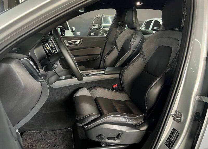 VOLVO XC60 T5 R-DESIGN 2021 - Image 11