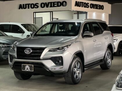 TOYOTA FORTUNER SR 2.4 MODELO 2022
