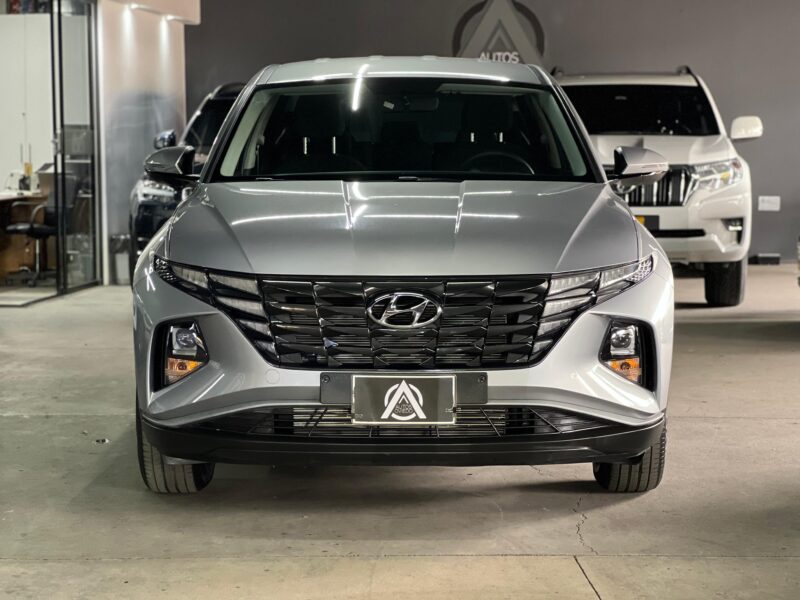 HYUNDAI TUCSON ESSENTIALS MODELO 2024 - GRIS - Image 2