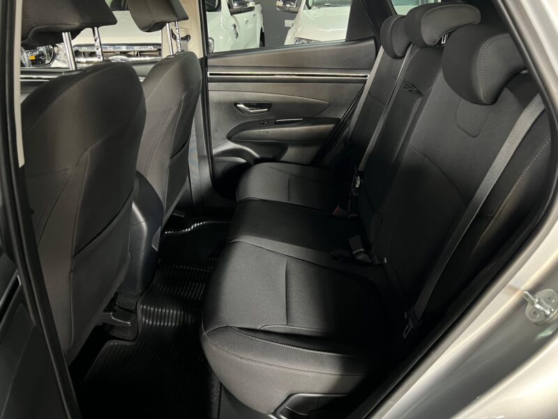 HYUNDAI TUCSON ESSENTIALS MODELO 2024 - GRIS - Image 13
