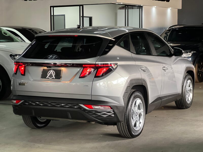 HYUNDAI TUCSON ESSENTIALS MODELO 2024 - GRIS - Image 4