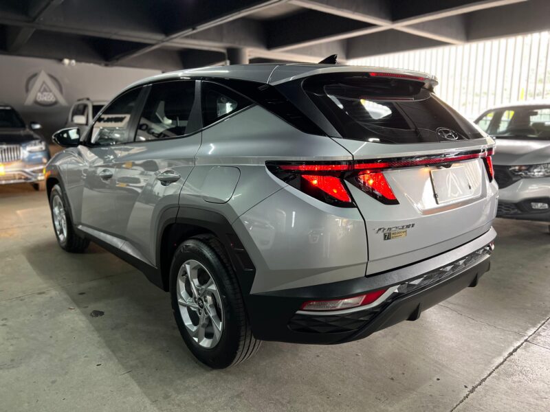 HYUNDAI TUCSON ESSENTIALS MODELO 2024 - GRIS - Image 9