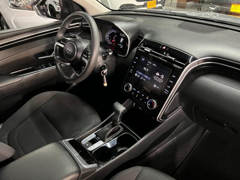 HYUNDAI TUCSON ESSENTIALS MODELO 2024 - GRIS - Image 16