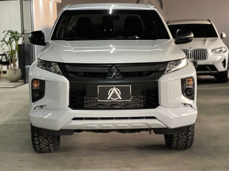 MITSUBISHI L200 GLX 2023 MECÁNICA 4X4 DIÉSEL - Image 2